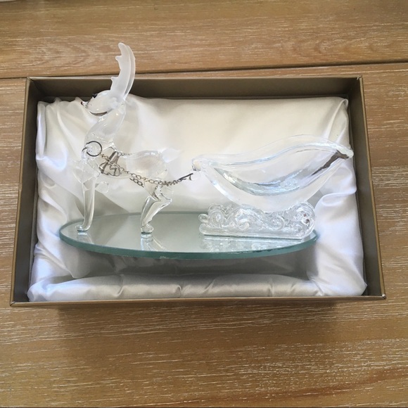 HOLIDAY REINDEER DECORATION - Picture 4 of 8